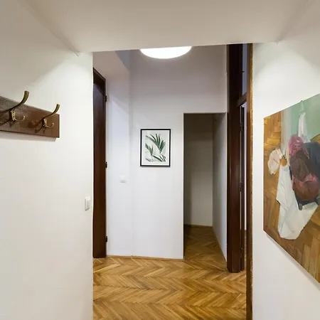 Heart And Soul, Gorgeous Two-bedroom In The Center! Apartment